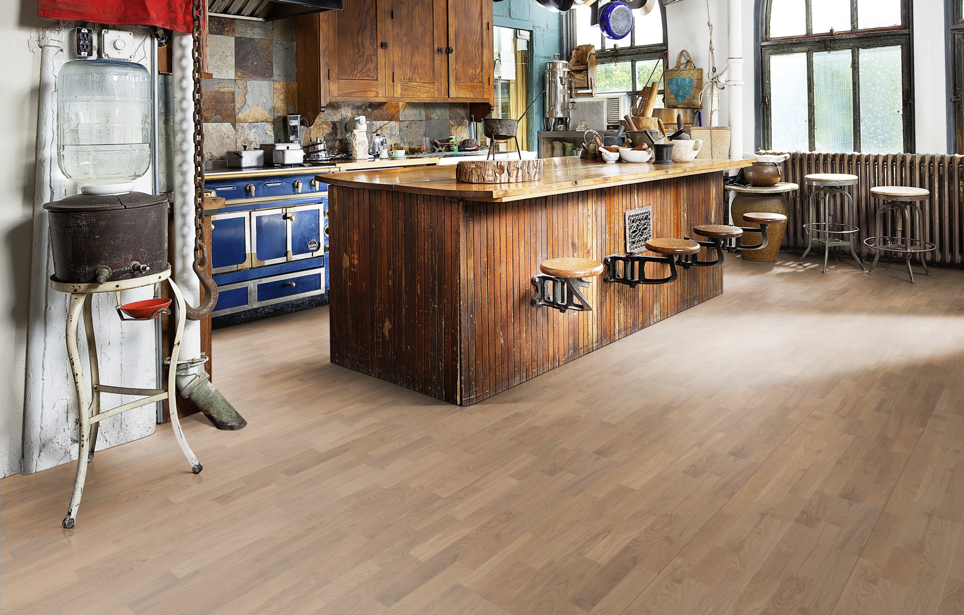 Паркетная доска Kahrs Песочная Дуб Сорренто Sorrento 153N38EK0VKW240 Variation 2423×200×15 фото в интерьере